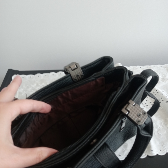 Valerie Stevens mini black pocketbook also with a long strap. - Picture 7 of 8